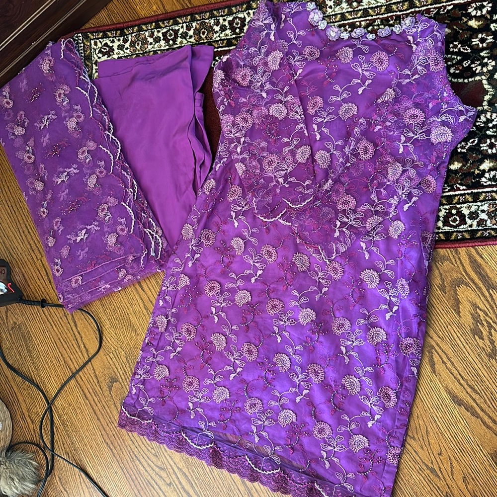 Breeze Pakistan three piece suit